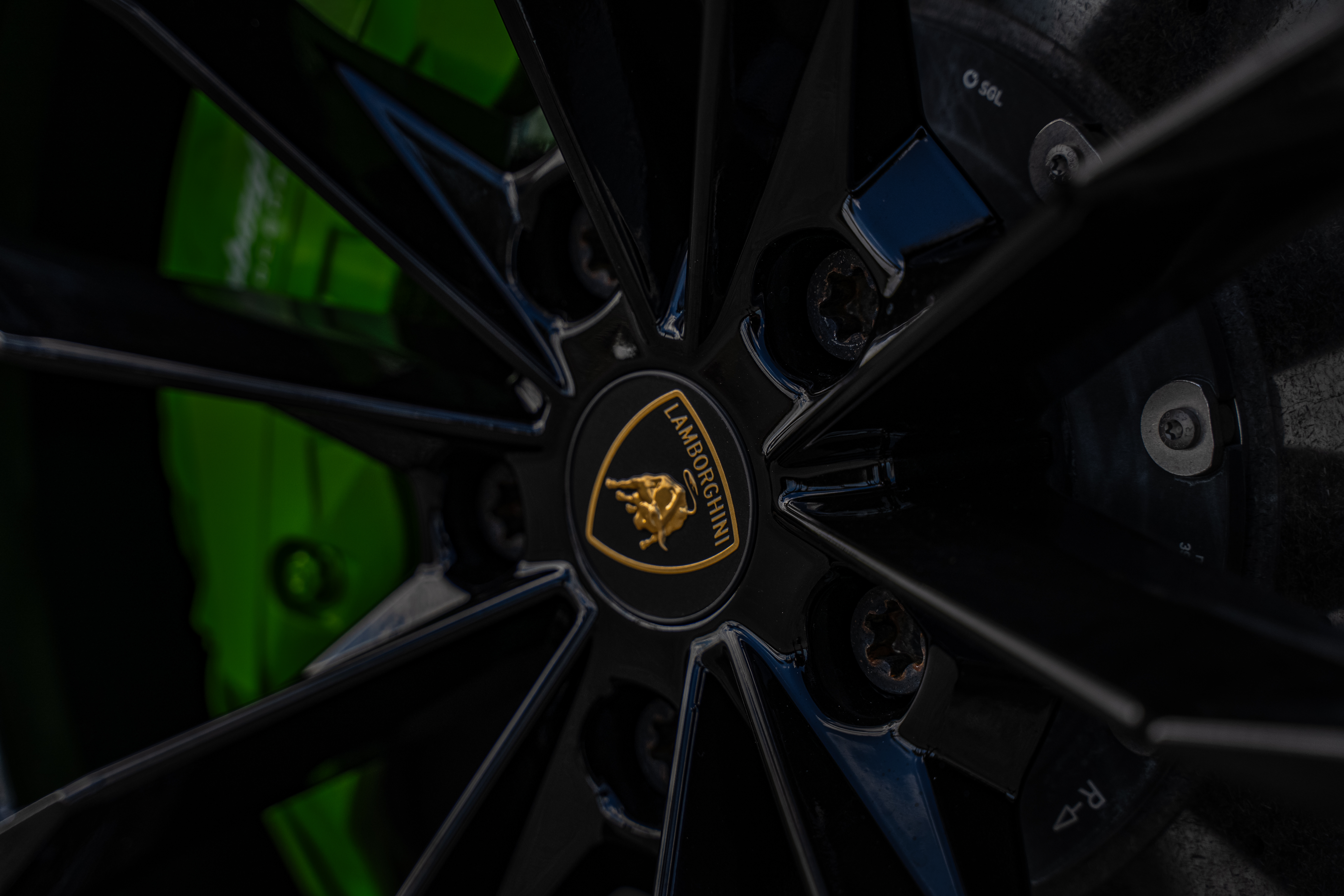 Lamborghini Urus thumbnail 5